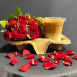مشروب بارد مع ورد